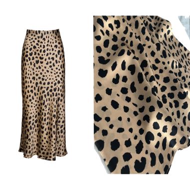 Saia midi estampada leopardo de seda pura